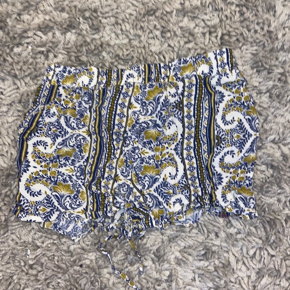 Floral shorts - Picture 3 of 3